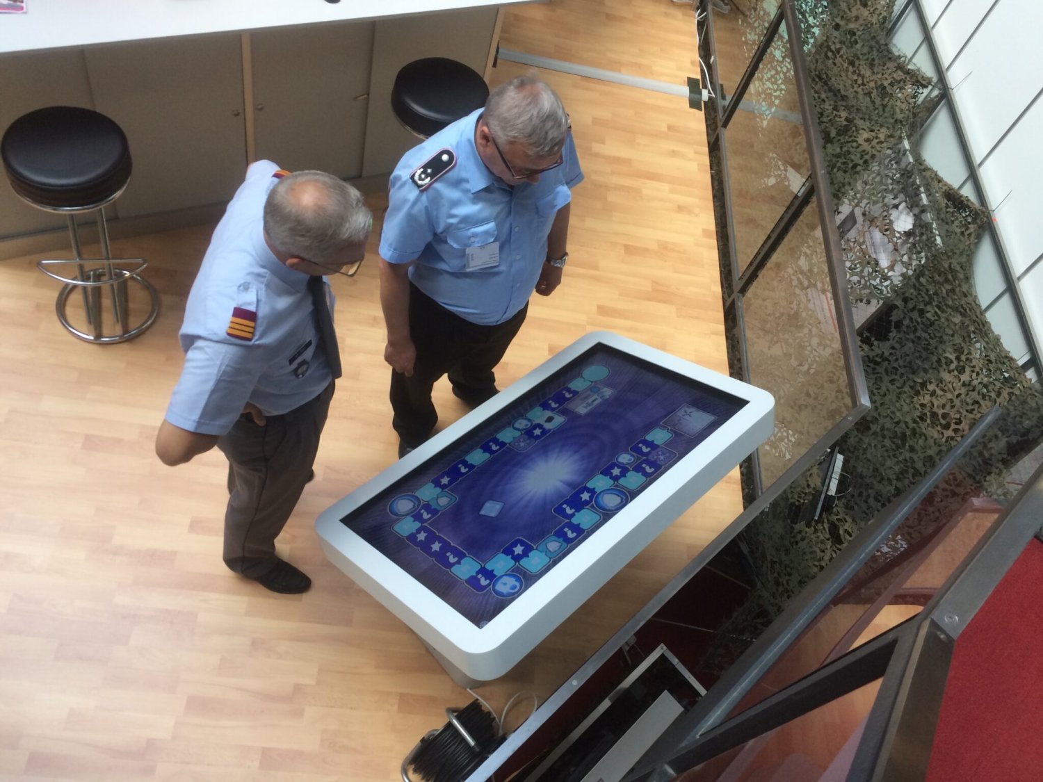 Applikation für einen Touchtable für die Schweizer Armee (ZEM)